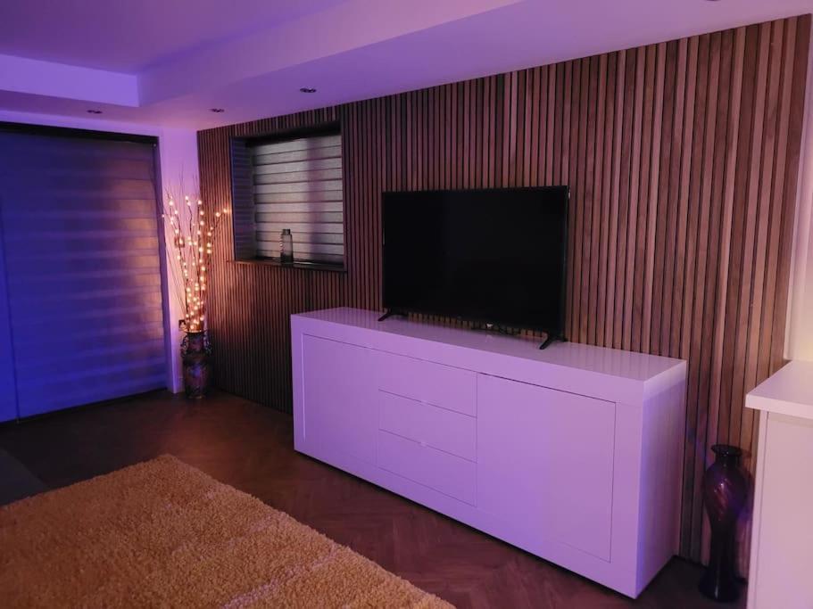 Sister'S Studio Лланелли Экстерьер фото