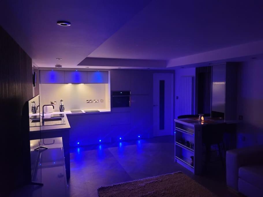 Sister'S Studio Лланелли Экстерьер фото